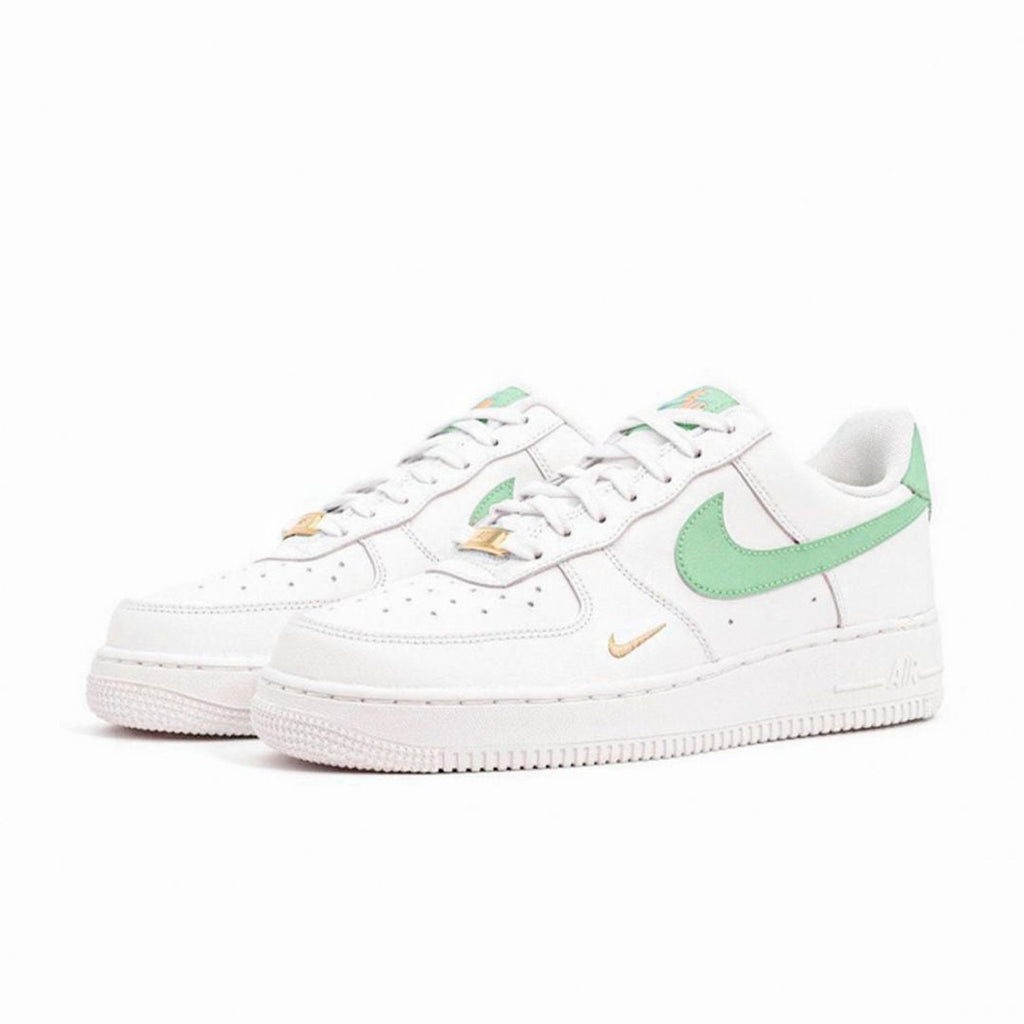 Tênis Nike Air Force 1 Essential White Rust
